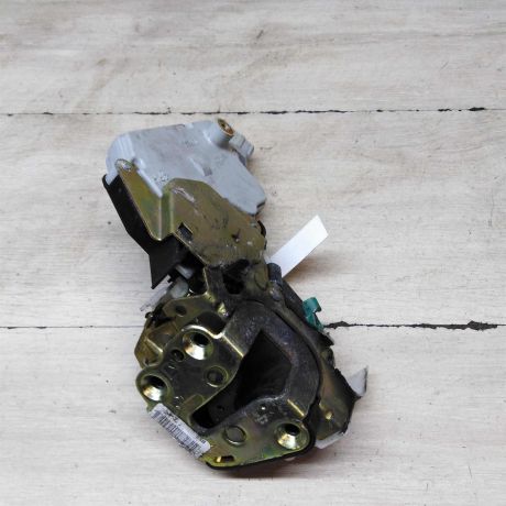 zamok-dveri-zadnii-pravyi-nissan-almera-n16-art-64186-big-1