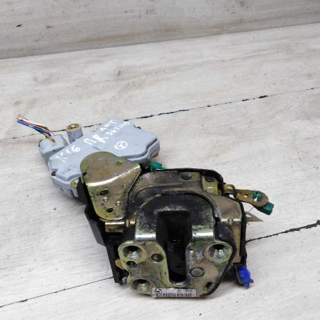 zamok-dveri-perednii-pravyi-nissan-almera-n16-art-64265-big-0