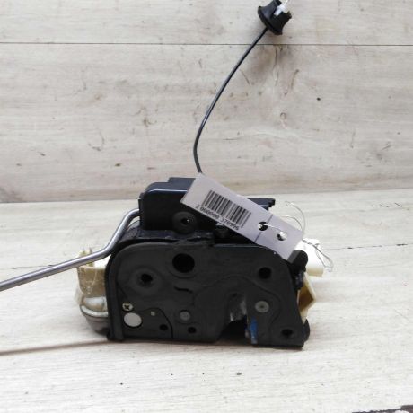 zamok-dveri-perednii-pravyi-audi-a4-b7-8e-art-65224-big-0