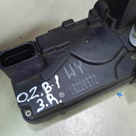 zamok-dveri-zadnii-pravyi-opel-zafira-b-restailing-art-65999-big-1