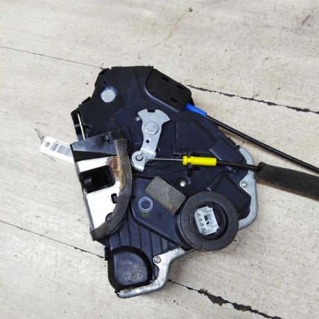 zamok-dveri-perednii-pravyi-toyota-corolla-verso-i-restailing-art-67539-big-2