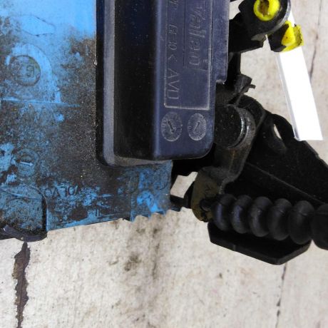 zamok-dveri-perednii-pravyi-volvo-s80-i-art-71142-big-1