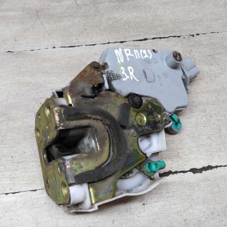zamok-dveri-zadnii-pravyi-nissan-primera-p11-art-71357-big-3