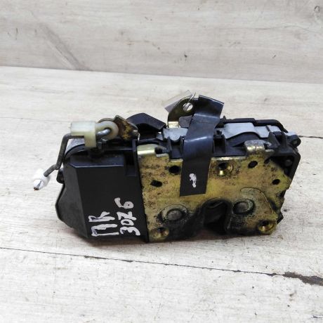 zamok-dveri-perednii-pravyi-peugeot-307-do-rest-art-71864-big-0