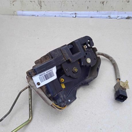 zamok-dveri-perednii-pravyi-hyundai-getz-art-72004-big-0