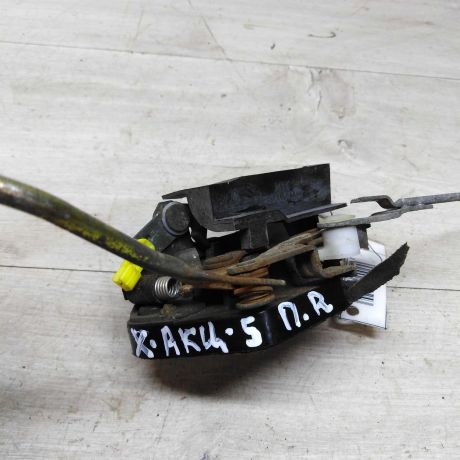 zamok-dveri-perednii-pravyi-hyundai-accent-ii-art-72682-big-2