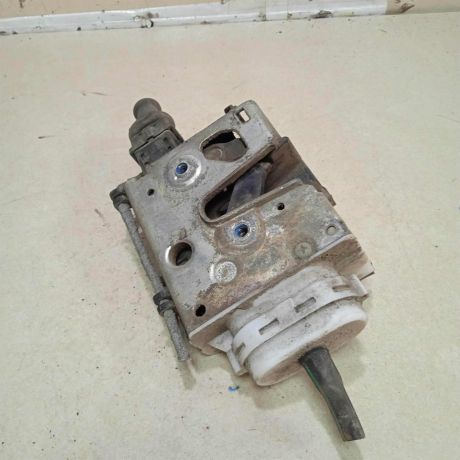 zamok-dveri-perednii-pravyi-audi-100-c4-audi-a6-c4-art-75043-big-1