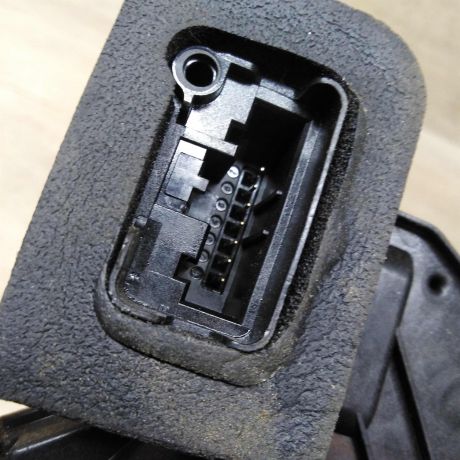 zamok-dveri-perednii-pravyi-skoda-yeti-i-art-75396-big-3