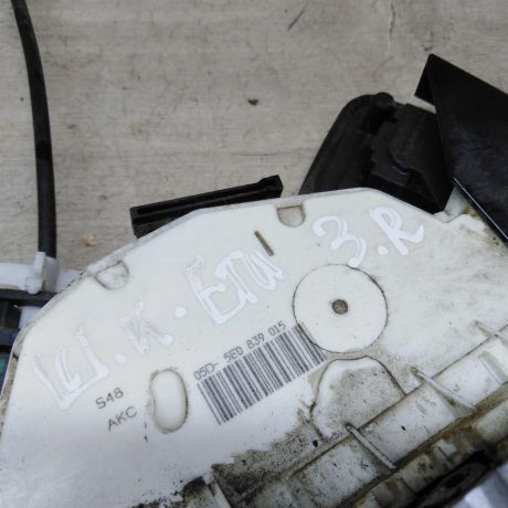 zamok-dveri-zadnii-levyi-skoda-yeti-i-art-75499-big-2