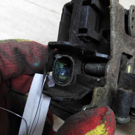 zamok-dveri-perednii-pravyi-skoda-octavia-tour-art-76110-big-3