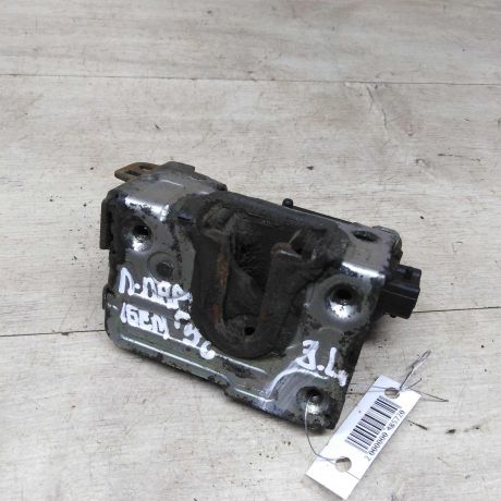 zamok-dveri-zadnii-levyi-lada-largus-renault-logan-i-art-76611-big-0