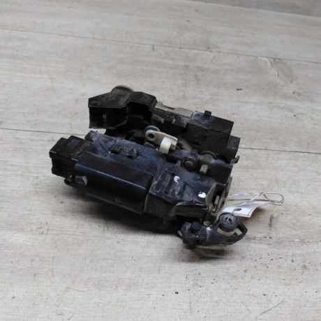 zamok-dveri-zadnii-pravyi-renault-sandero-i-art-77853-big-0