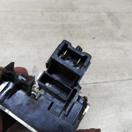 zamok-dveri-zadnii-pravyi-renault-sandero-i-art-77853-big-1