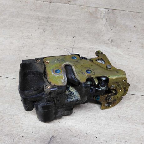 zamok-dveri-perednii-pravyi-chevrolet-lacetti-xetcbek-art-78881-big-0