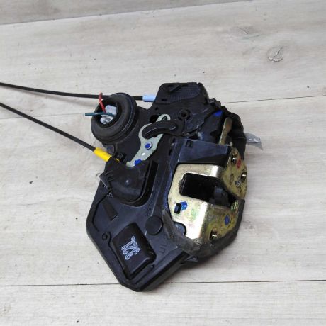 zamok-dveri-zadnii-levyi-toyota-corolla-e120-xetcbek-art-79209-big-2