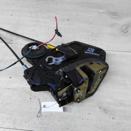 zamok-dveri-zadnii-pravyi-toyota-corolla-e120-xetcbek-art-79211-big-3