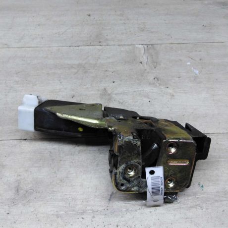 zamok-dveri-perednii-pravyi-mitsubishi-carisma-i-liftbek-art-79421-big-0