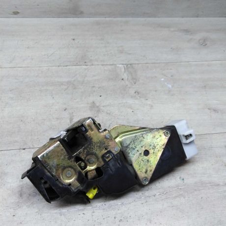 zamok-dveri-perednii-pravyi-mitsubishi-carisma-i-liftbek-art-79421-big-3