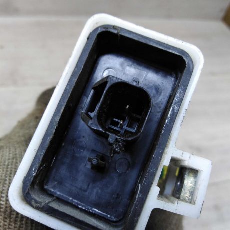 zamok-dveri-perednii-pravyi-mitsubishi-carisma-i-liftbek-art-79421-big-4