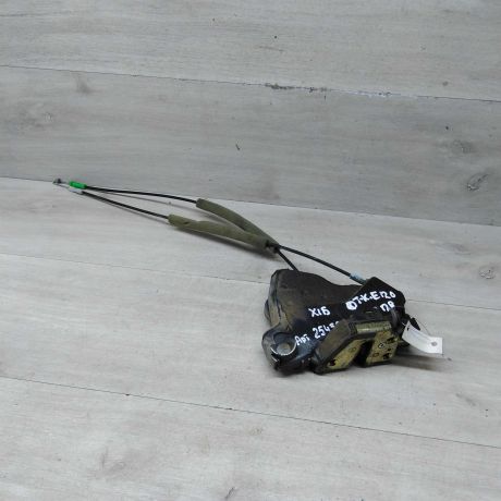 zamok-dveri-perednii-pravyi-toyota-corolla-e120-xetcbek-art-79449-big-2