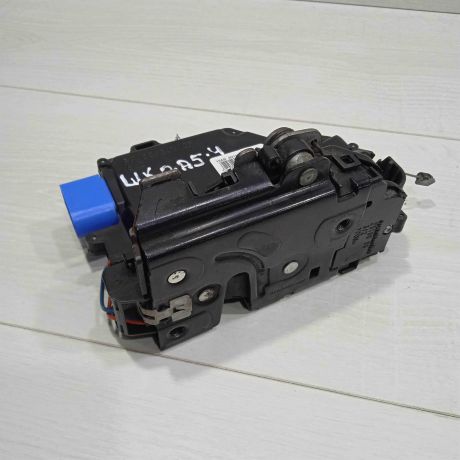 zamok-dveri-perednii-levyi-skoda-octavia-ii-a5-art-79695-big-0