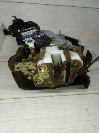 zamok-dveri-perednii-pravyi-mazda-6-gg-art-79830-big-1