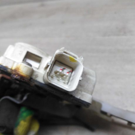 zamok-dveri-zadnii-levyi-hyundai-elantra-iii-xd-sedan-art-80269-big-1