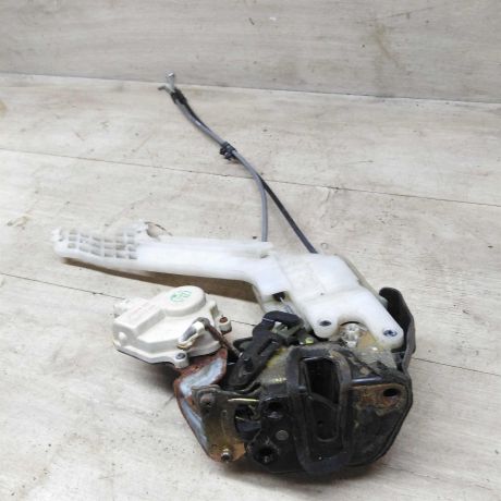 zamok-dveri-zadnii-pravyi-hyundai-elantra-iii-xd-sedan-art-81581-big-1