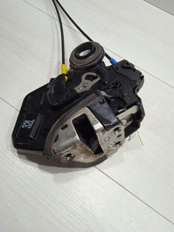 zamok-dveri-zadnii-levyi-toyota-corolla-ix-e120-e130-art-81925-big-3