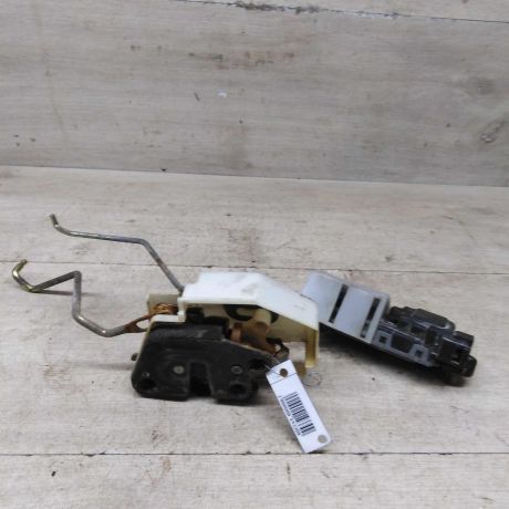 zamok-dveri-perednii-pravyi-hyundai-sonata-4-ef-art-83526-big-0