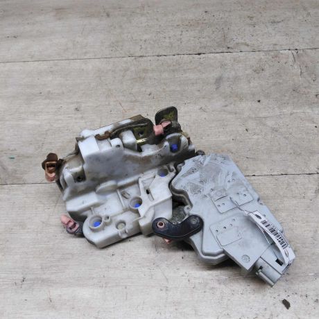 zamok-dveri-perednii-levyi-nissan-primera-p11-art-83826-big-0