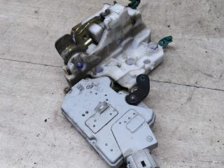 zamok-dveri-perednii-pravyi-nissan-primera-p11-art-83836