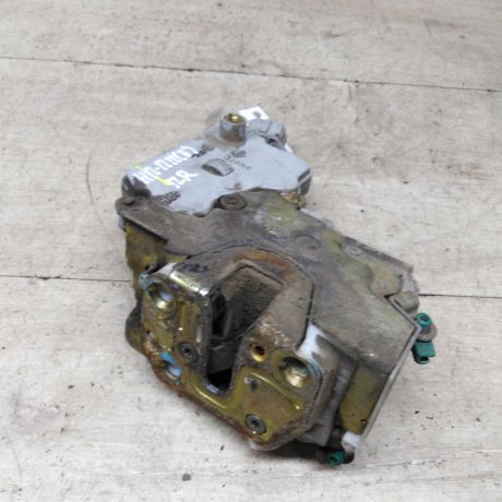 zamok-dveri-perednii-pravyi-nissan-primera-p11-art-83836-big-2