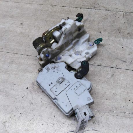 zamok-dveri-perednii-pravyi-nissan-primera-p11-art-83836-big-0