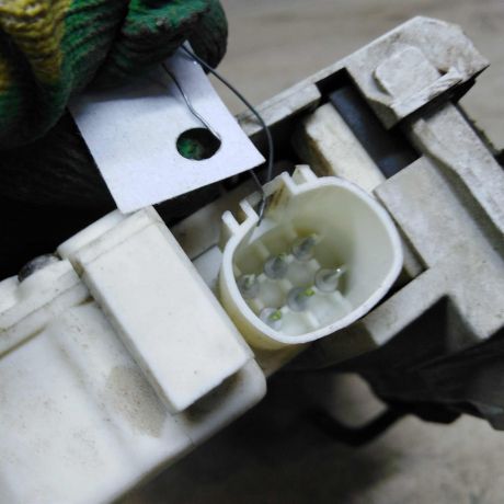 zamok-dveri-perednii-pravyi-ford-galaxy-volkswagen-sharan-seat-alhambra-i-art-84443-big-5