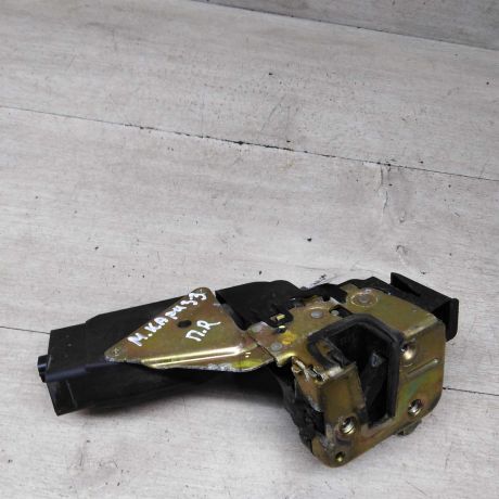 zamok-dveri-perednii-pravyi-mitsubishi-carisma-i-restailing-art-85009-big-0