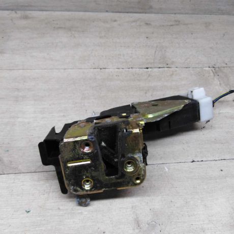 zamok-dveri-perednii-levyi-mitsubishi-carisma-i-restailing-art-85011-big-0