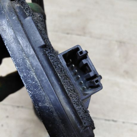 zamok-dveri-zadnii-pravyi-mazda-6-gg-art-85827-big-3