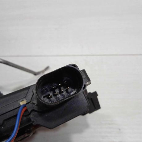 zamok-dveri-zadnii-pravyi-audi-a4-b6-art-87644-big-2