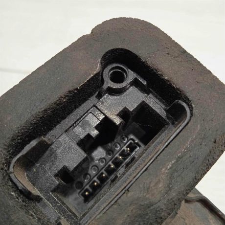 zamok-dveri-zadnii-pravyi-volkswagen-polo-5-art-88235-big-3