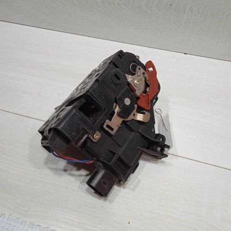 zamok-dveri-zadnii-levyi-audi-a4-b7-audi-a4-b6-art-88267-big-0