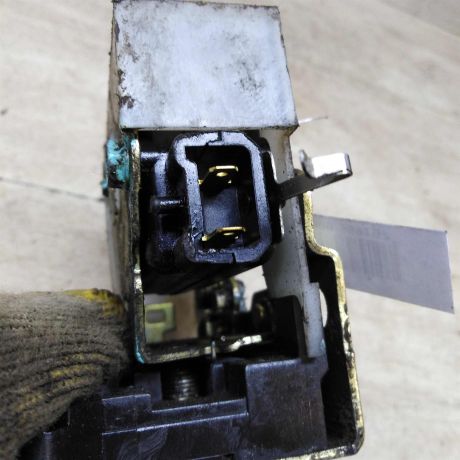 zamok-dveri-perednii-pravyi-renault-scenic-i-art-90627-big-2