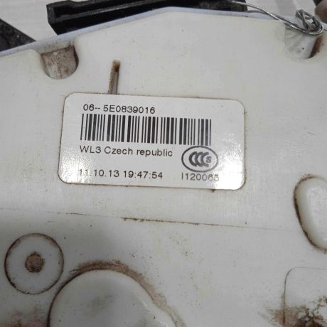 zamok-dveri-zadnii-pravyi-skoda-yeti-i-art-90846-big-2