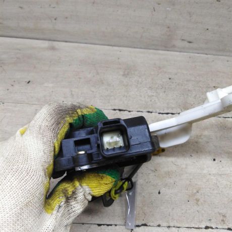 zamok-dveri-zadnii-levyi-hyundai-santa-fe-i-art-91741-big-3