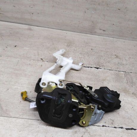 zamok-dveri-zadnii-levyi-hyundai-santa-fe-i-art-91741-big-0