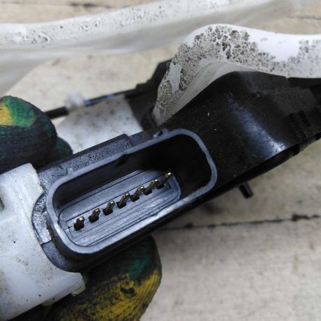 zamok-dveri-zadnii-levyi-hyundai-ix35-i-art-92158-big-4