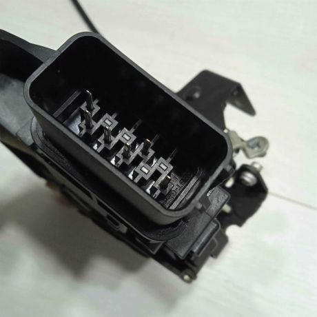 zamok-dveri-zadnii-levyi-ford-c-max-art-93908-big-1