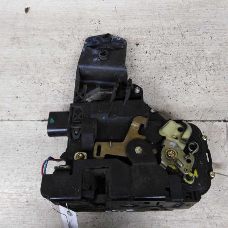 zamok-dveri-perednii-pravyi-volkswagen-passat-b5-passat-b5-gp-skoda-superb-art-94745-big-0