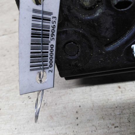 zamok-dveri-perednii-pravyi-volkswagen-passat-b5-passat-b5-gp-skoda-superb-art-94745-big-1