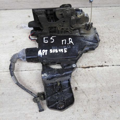 zamok-dveri-perednii-pravyi-volkswagen-passat-b5-passat-b5-gp-skoda-superb-art-94765-big-0